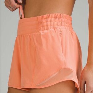 Lululemon Hotty Hot High-Rise Lined Short 2.5"